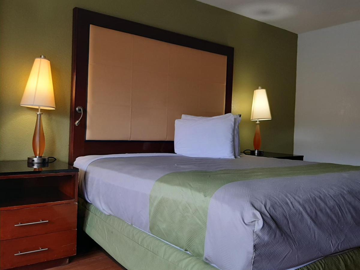 Econo Lodge Airport Near Billy Graham Parkway Charlotte Eksteriør billede