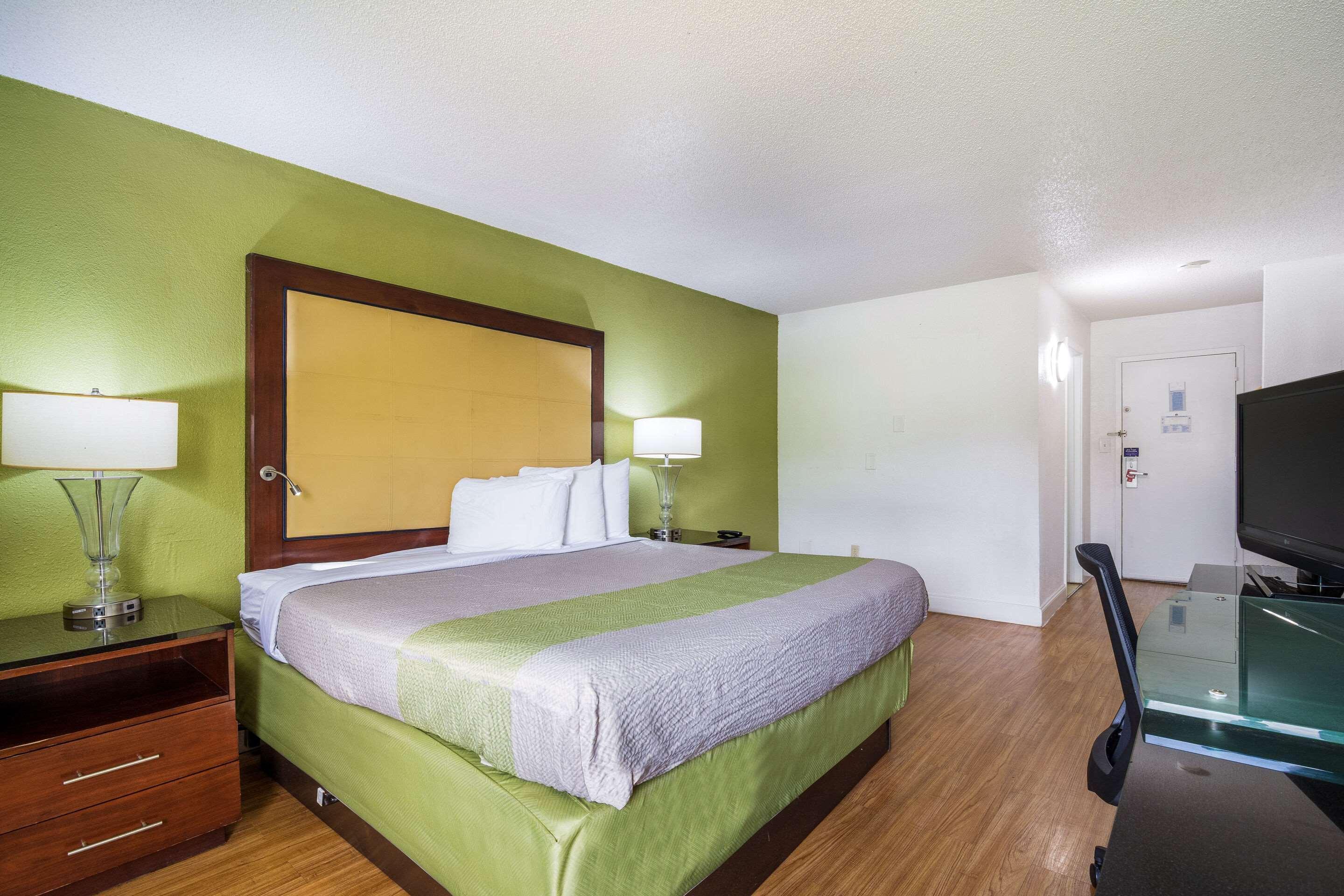 Econo Lodge Airport Near Billy Graham Parkway Charlotte Eksteriør billede